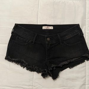 Like New Junior's Black Hollister shorts